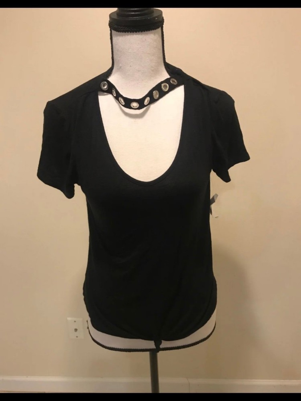 Charlotte Russe Black Short-Sleeve Top with Grommet Cutout